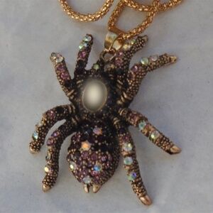 Crystal Spider Necklace in shades of browns - Brand New No Tags - Vintage Style
